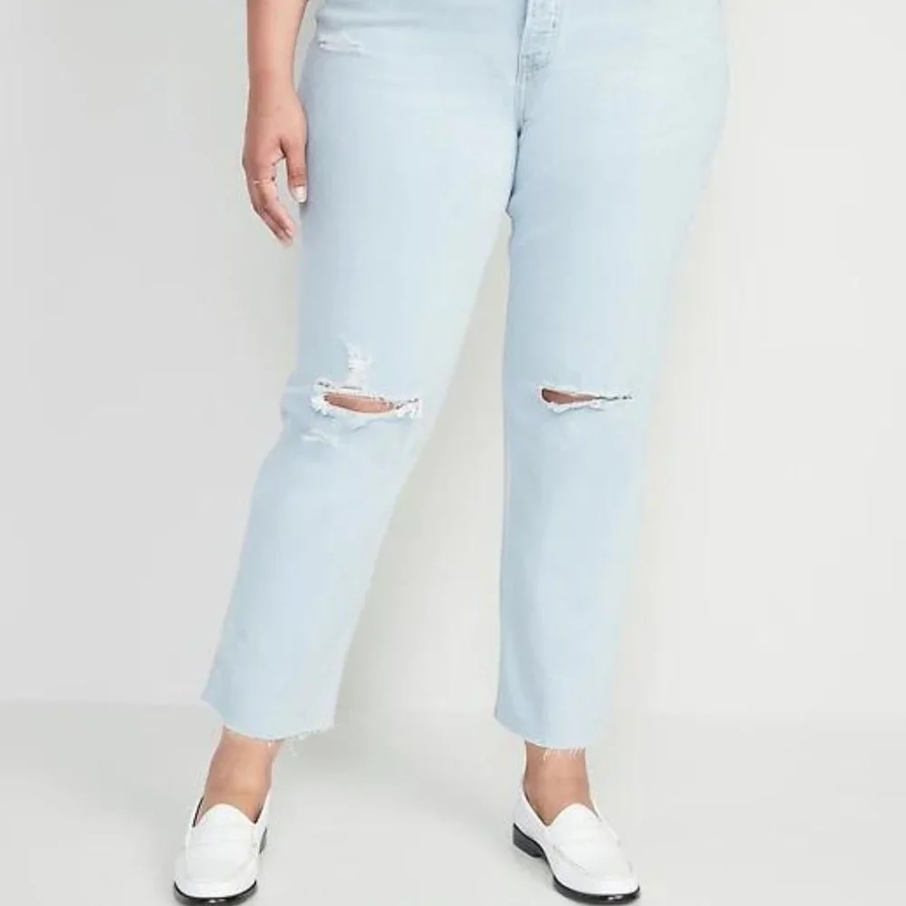 Old Navy Extra High-Waisted Button-Fly Sky-Hi Straight Ripped Jeans for Women - Picture 9 of 11